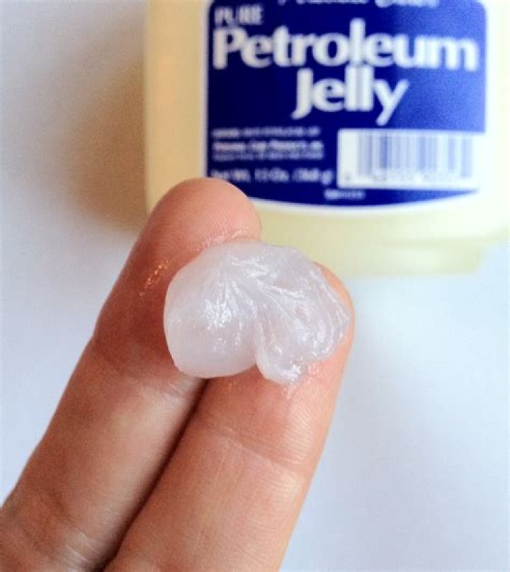 Can petroleum jelly be used as hair gel?
