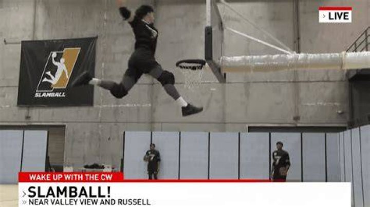 Does Nathan get hurt in slamball?