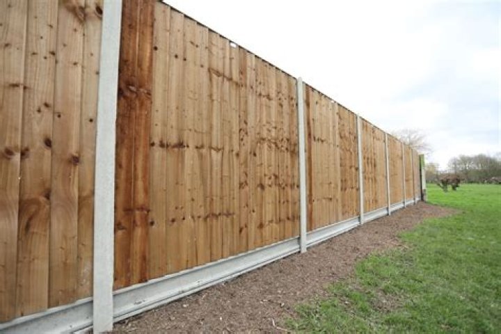 How are fence boards calculated?