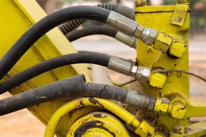How do you fix a broken hydraulic hose?