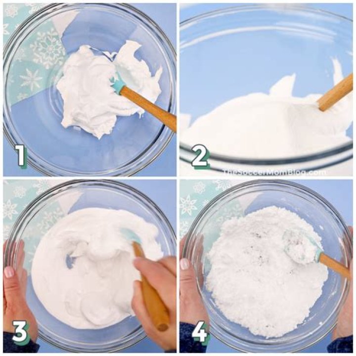 How do you make fake snow with cornstarch and oil?