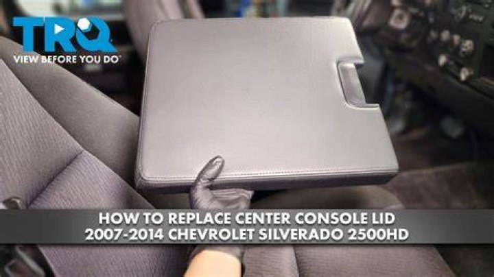 How do you remove the center console on a 2009 Ford Focus?