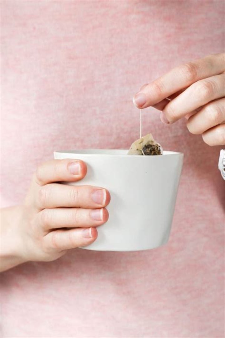 How do you whiten fake flowers?