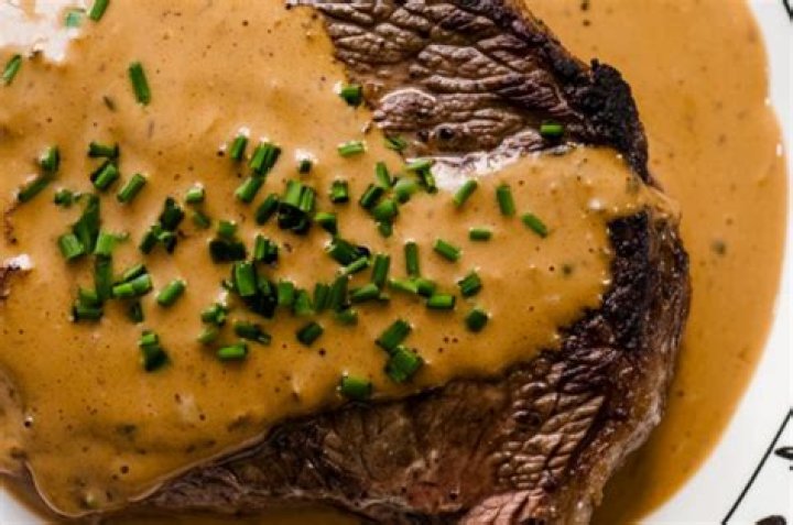 How does Gordon Ramsay make steak Diane?