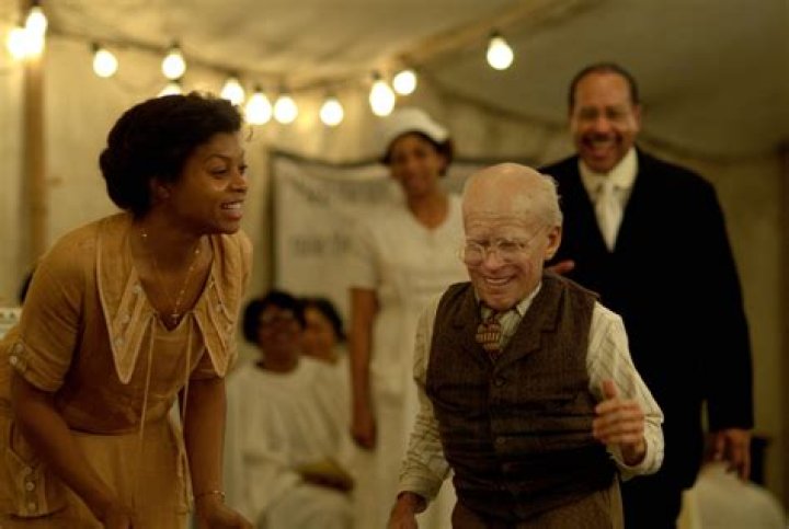 How long is the movie Benjamin Button?