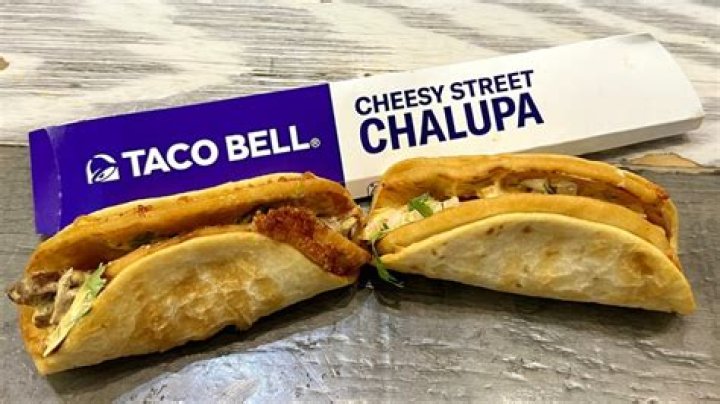 How many calories is the Chalupa box?