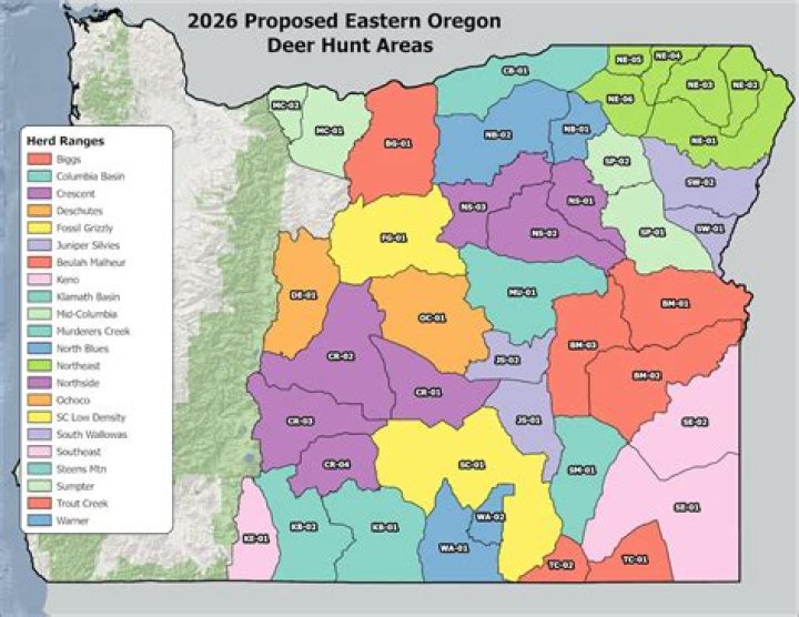 How many main land regions Does Oregon have?