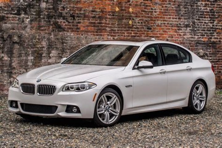 How much is a 2016 BMW 528i?