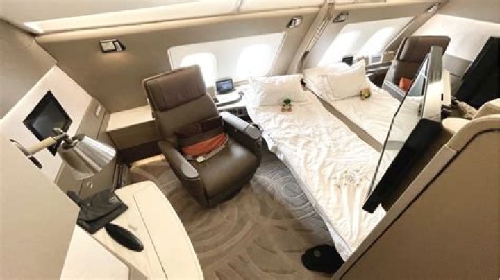 How much is Singapore Airlines a380 First Class suite?