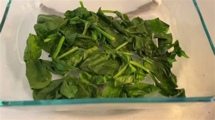 Is it okay to microwave spinach?