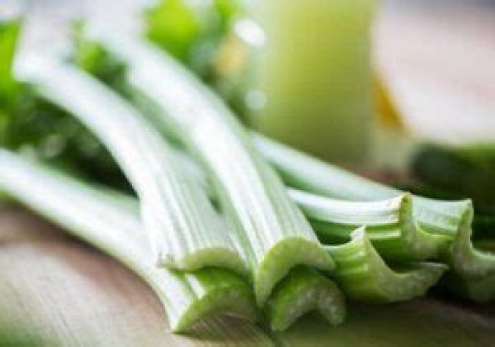 What does bad celery taste like?