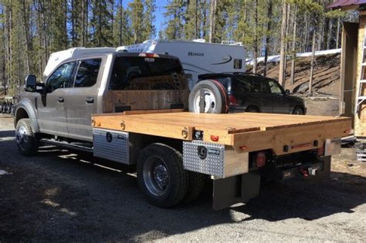 What does flatbed printer mean?