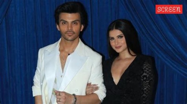 Who is Tara Sutaria family?