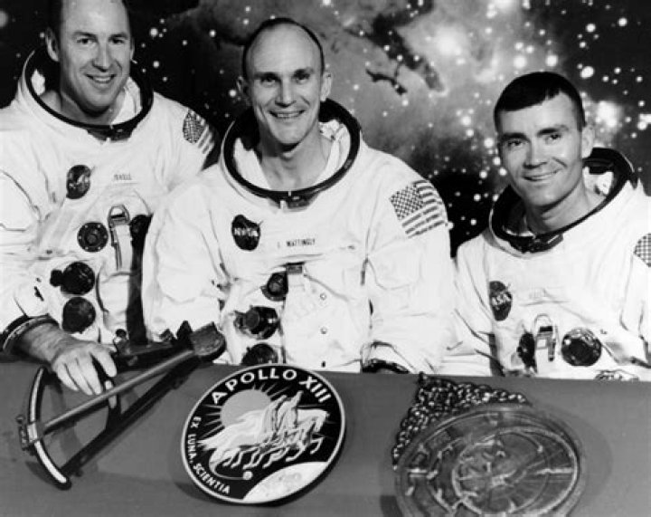 Who were the crew of Apollo 13?